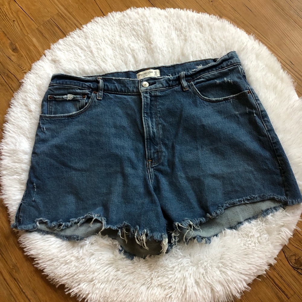 Abercrombie & Fitch Dark Blue Denim Frayed/Distressed Shorts - Picture 2 of 9